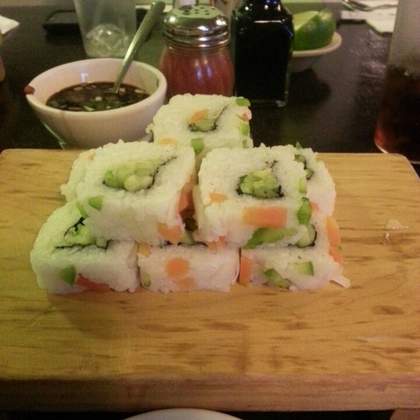 Снимок сделан в Sushi to Go Pitic пользователем JP M. 1/18/2014
