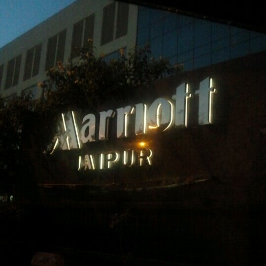 Das Foto wurde bei Jaipur Marriott Hotel von Adam P. am 1/22/2013 aufgenommen