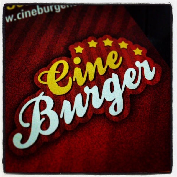 Photo taken at Cine Burger by Greyce L. on 12/8/2013