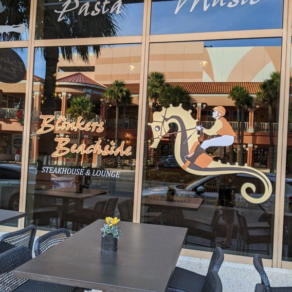 Blinkers Beachside Steakhouse in Clearwater Beach