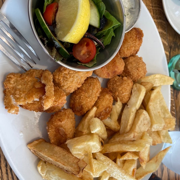 Hook Fish & Chips 19 Main St