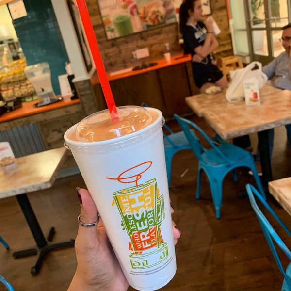 Photo taken at Tropical Smoothie Café by An. on 8/12/2019