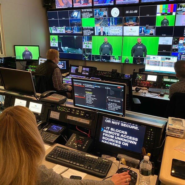 รูปภาพถ่ายที่ Comcast Center โดย Jennifer H. เมื่อ 12/13/2019