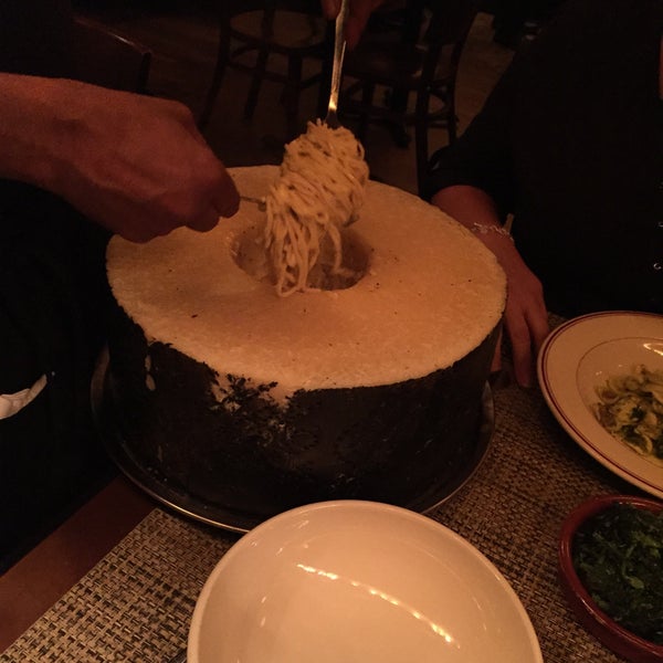 Foto diambil di Bocca Restaurant oleh Jennifer H. pada 9/30/2015