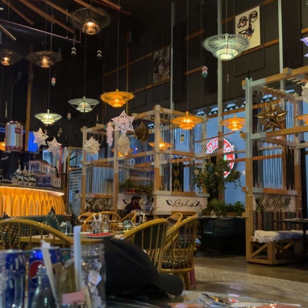 Foto scattata a Bohoo Restaurant &amp; Cafe da Khalid.. 🎠 il 12/22/2022