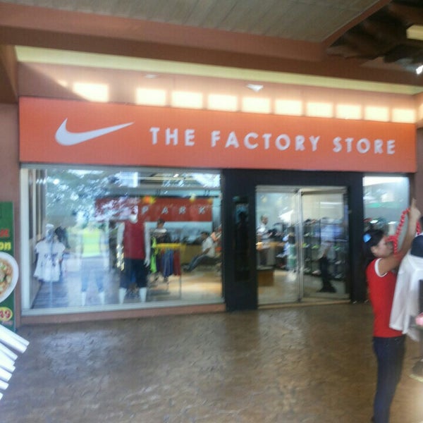 nike outlet centro
