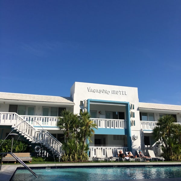 Foto diambil di Vagabond Hotel Miami oleh Kevin L. pada 1/28/2017