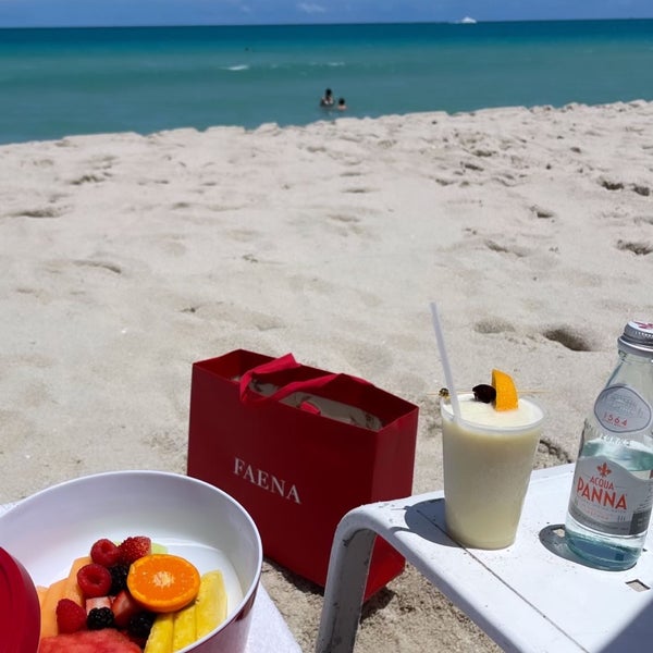 Das Foto wurde bei Faena Hotel Miami Beach von IBA🇶🇦 am 5/13/2022 aufgenommen