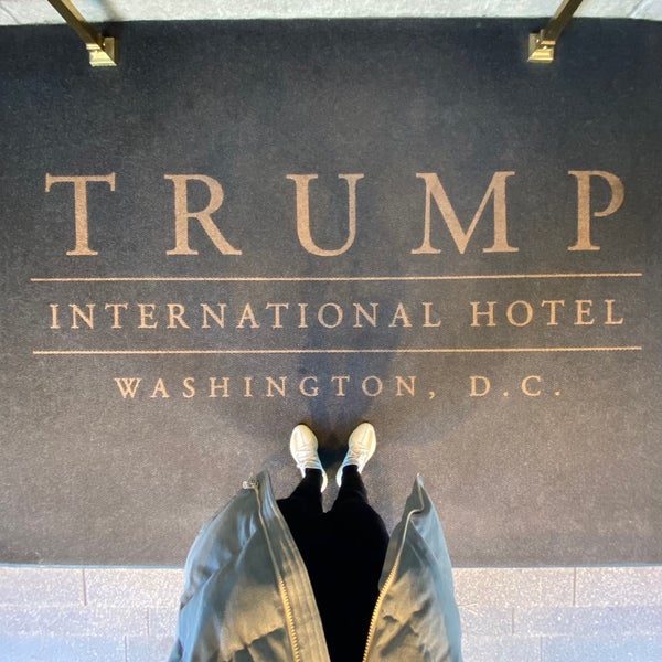 Das Foto wurde bei Trump International Hotel Washington D.C. von AJ am 2/9/2022 aufgenommen
