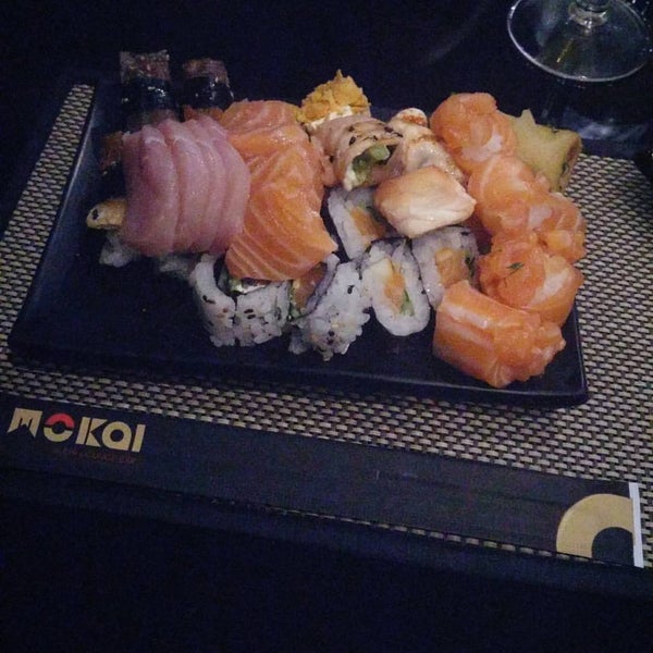 Foto tirada no(a) Mokai Sushi Lounge Bar por Rafael T. em 9/1/2015