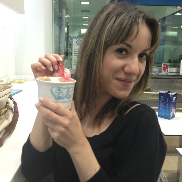 4/11/2013にQweas Q.がFYC Frozen Yogurt Cafeで撮った写真