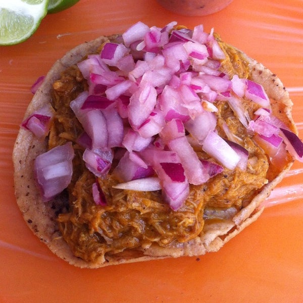 Photo prise au Tacos Tulum par Luis P. le5/28/2013
