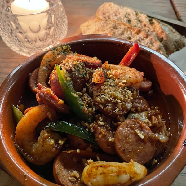 Vitto's Wine Bar & Restaurant