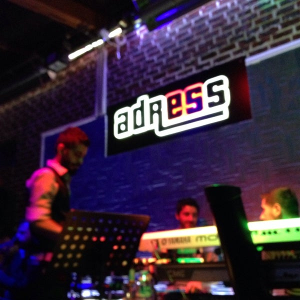 Foto tirada no(a) Adress Cafe &amp; Bar por Canan E. em 9/29/2014