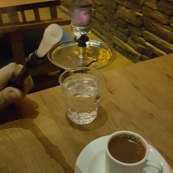11/6/2018에 TolgaTavukçu FotoByTOTA Official .님이 Kahverengi Cafe &amp; Karaoke Bar에서 찍은 사진