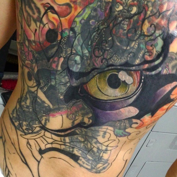 10/24/2014에 Samuel M.님이 Of Gods &amp; Monsters Tattooing (By Appointments only)에서 찍은 사진