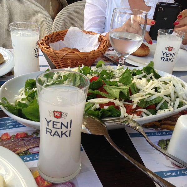 Photo taken at Birinci Kordon Balık Restaurant by Selen L. on 4/13/2013
