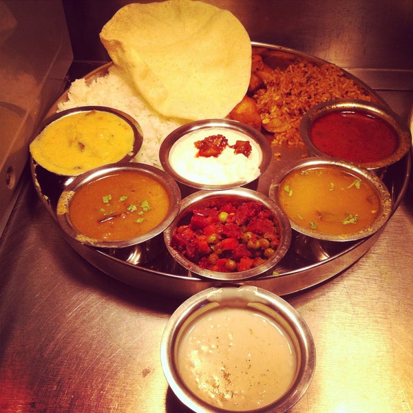 Снимок сделан в kamakshi&#39;s Kitchen пользователем Kamakshi&#39;s Kitchen Vegetarian Indian Restaurant &amp; Catering 7/31/2014