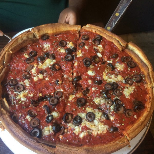 7/16/2016에 Tamara E.님이 Patxi&#39;s Pizza에서 찍은 사진