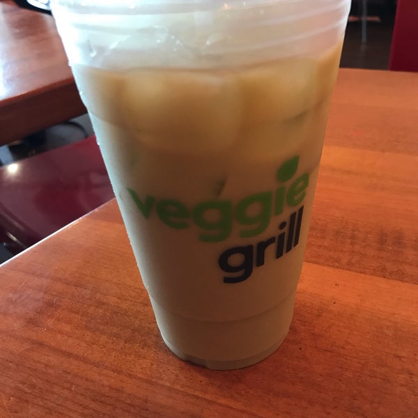 รูปภาพถ่ายที่ Veggie Grill โดย Tamara E. เมื่อ 6/9/2019