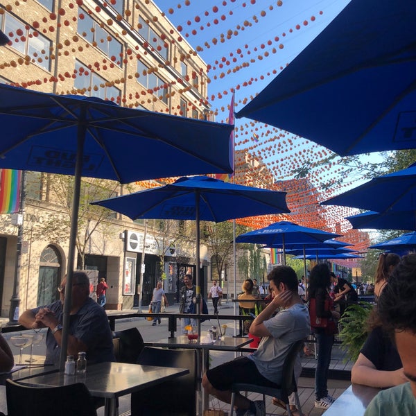 r-tisserie-st-hubert-south-american-restaurant-in-montr-al