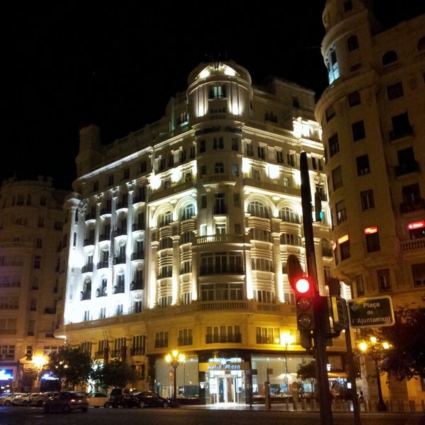 Foto tirada no(a) Melia Plaza Hotel Valencia por Sergio G. em 7/21/2014