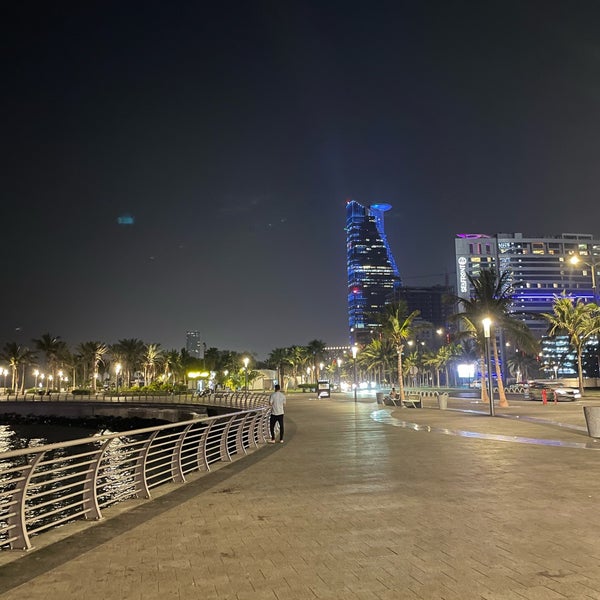 Foto diambil di Jeddah Waterfront (JW) oleh A Z I Z🗽 pada 5/13/2024