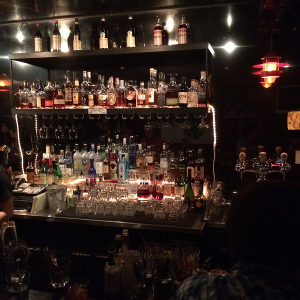 Foto diambil di Bar 821 oleh Rina pada 6/23/2014