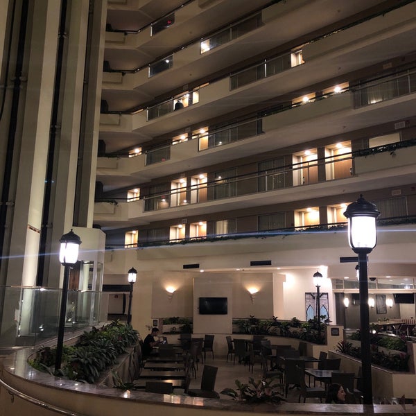 Photo taken at Embassy Suites by Hilton by جبر 🇸🇦🇺🇸🇪🇬 on 8/19/2019