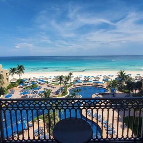 Снимок сделан в Grand Hotel Cancún managed by Kempinski. пользователем Jodi L. 8/30/2019