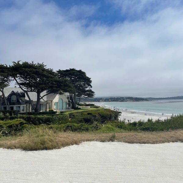 Photo taken at Pebble Beach Golf Links by 千尋 前. on 6/27/2022