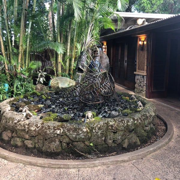 Снимок сделан в Haleiwa Joe&#39;s - Haiku Gardens Restaurant пользователем 千尋 前. 9/7/2019