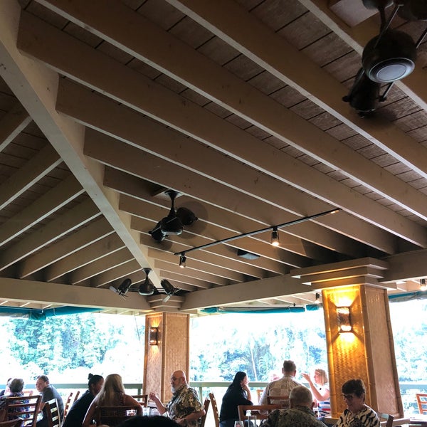 Foto tomada en Haleiwa Joe&#39;s - Haiku Gardens Restaurant  por 千尋 前. el 9/7/2019
