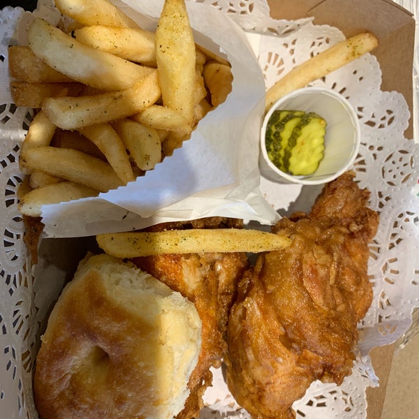 Photo taken at Honey&#39;s Kettle Fried Chicken by Andrew B. on 6/16/2019