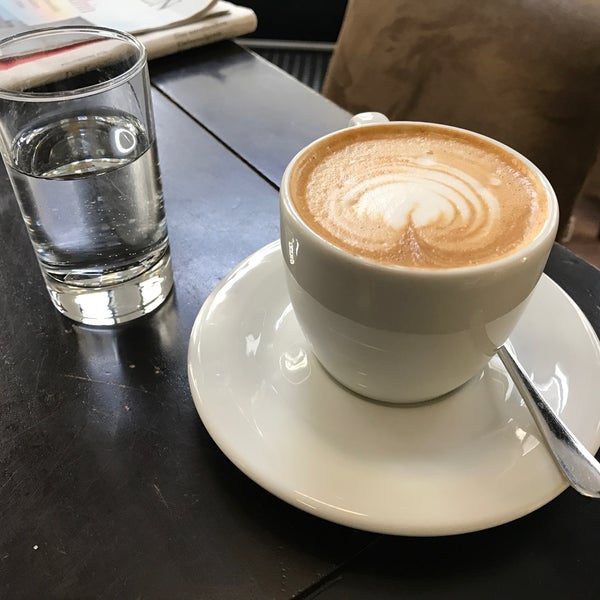 10/21/2016にMarkus Y.がAkrap Finest Coffeeで撮った写真