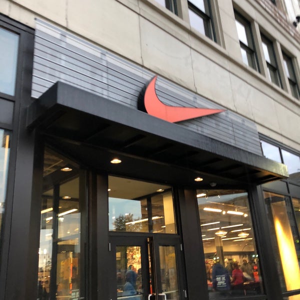 nike store detroit inside