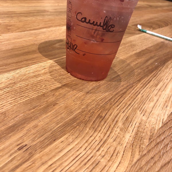 Foto scattata a Starbucks da Ward V. il 4/2/2019