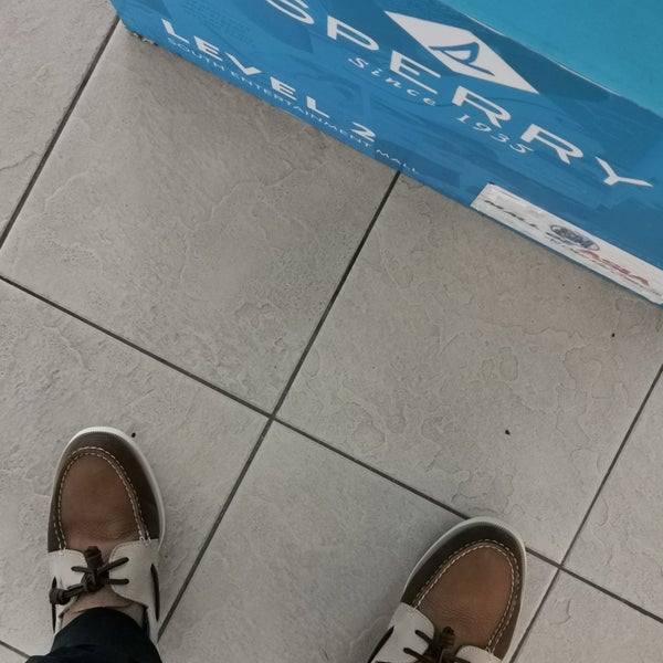Sperry mall hotsell of asia