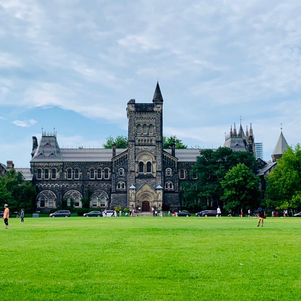 7/18/2019 tarihinde Eva W.ziyaretçi tarafından Toronto Üniversitesi'de çekilen fotoğraf