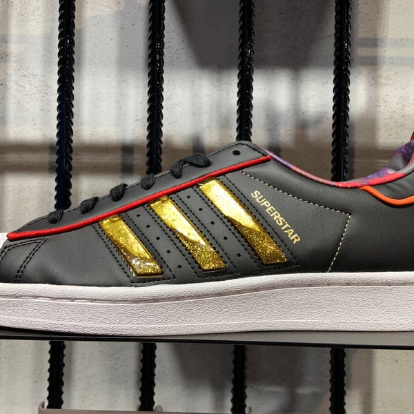 Adidas Originals Flagship - SoHo - 6 tips de 1422 visitantes