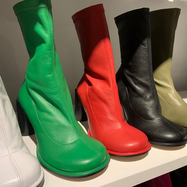 L Intervalle Loja de Sapatos em Montr al