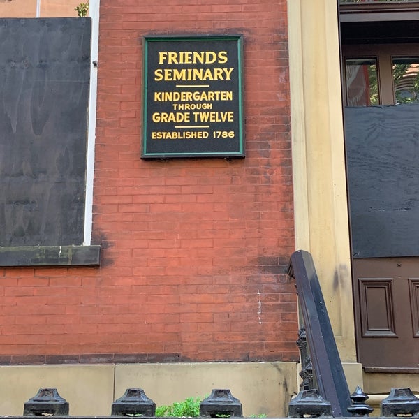 Foto diambil di Friends Seminary oleh Eva W. pada 7/18/2020