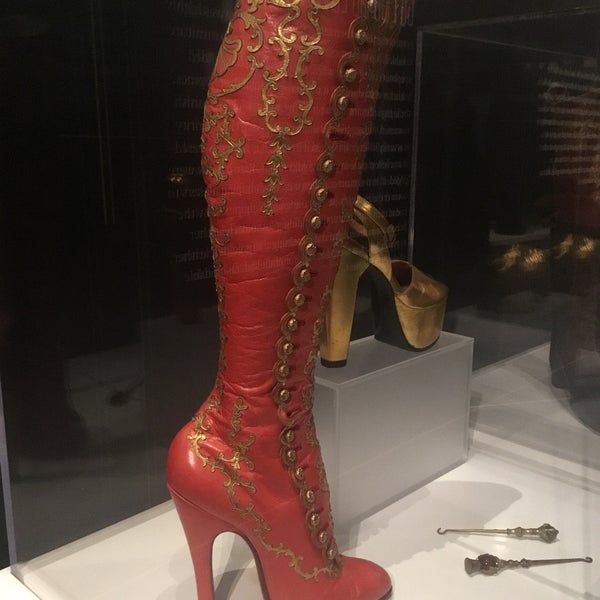 Photo taken at The Bata Shoe Museum by Eva W. on 11/21/2018