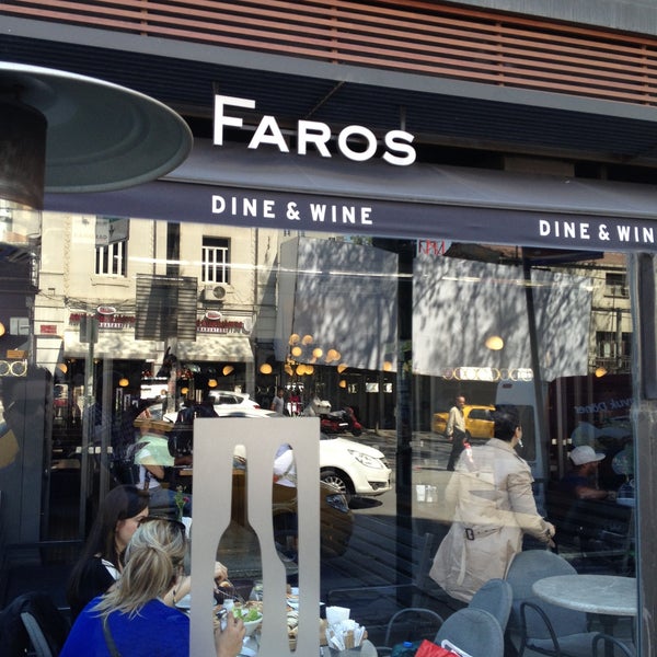 4/27/2013 tarihinde Fatih K.ziyaretçi tarafından Faros Restaurant'de çekilen fotoğraf