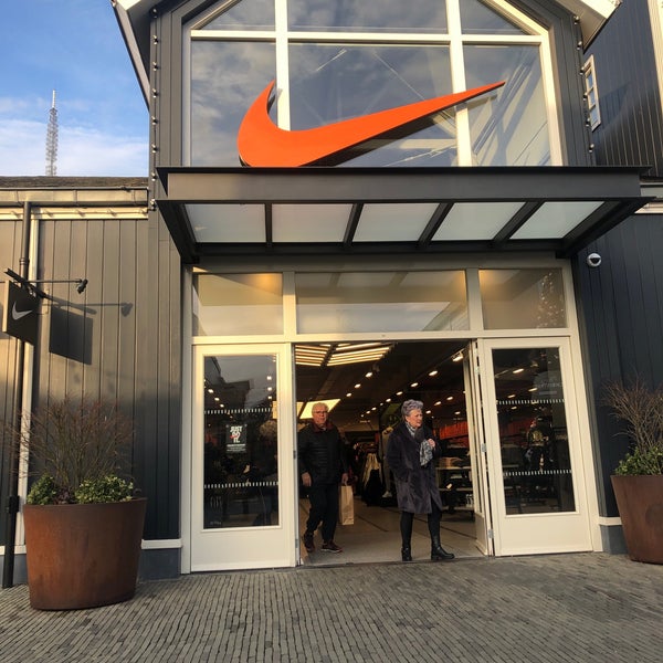nike factory outlet vancouver