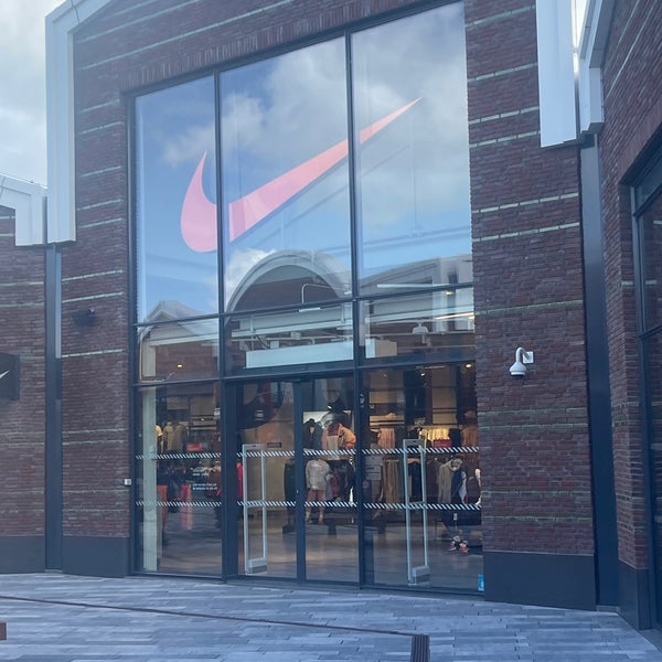 Confronteren opslaan tennis Nike Factory Store Amsterdam Sugar City - Halfweg, Noord-Holland