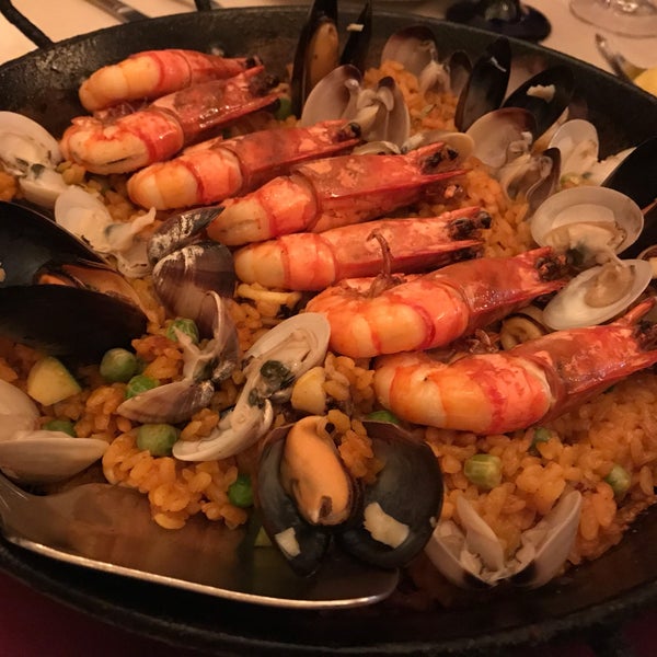 Photo taken at Cava Restaurant &amp; Bar by Lin Lin S. on 9/16/2019