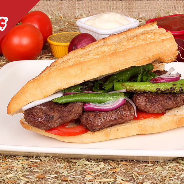 Ekmek arası lezzetlerden yarım ekmek köfte, en leziz haliyle Kuzureç’te! 😋 ☎ Lezzet hattı: 44410 88