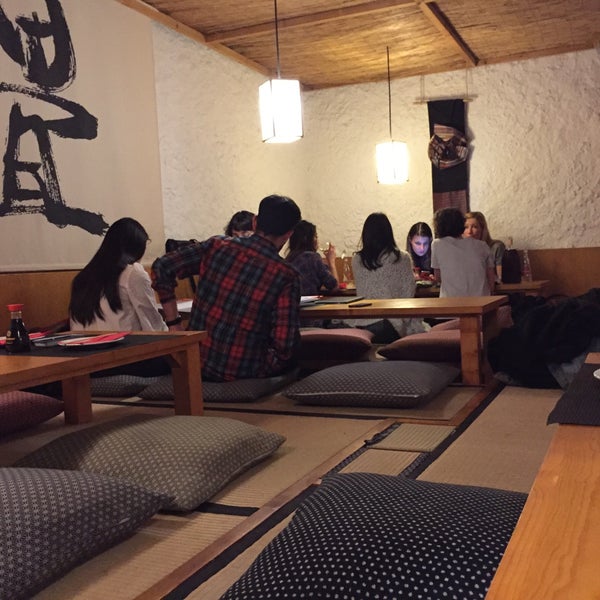 รูปภาพถ่ายที่ The Tatami Room โดย Álvaro R. เมื่อ 3/12/2016