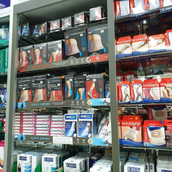 มงกุฎเวชภัณฑ์ (Mongkut Medical Supplies) ร้านขายยา ใน Thung Phaya Thai